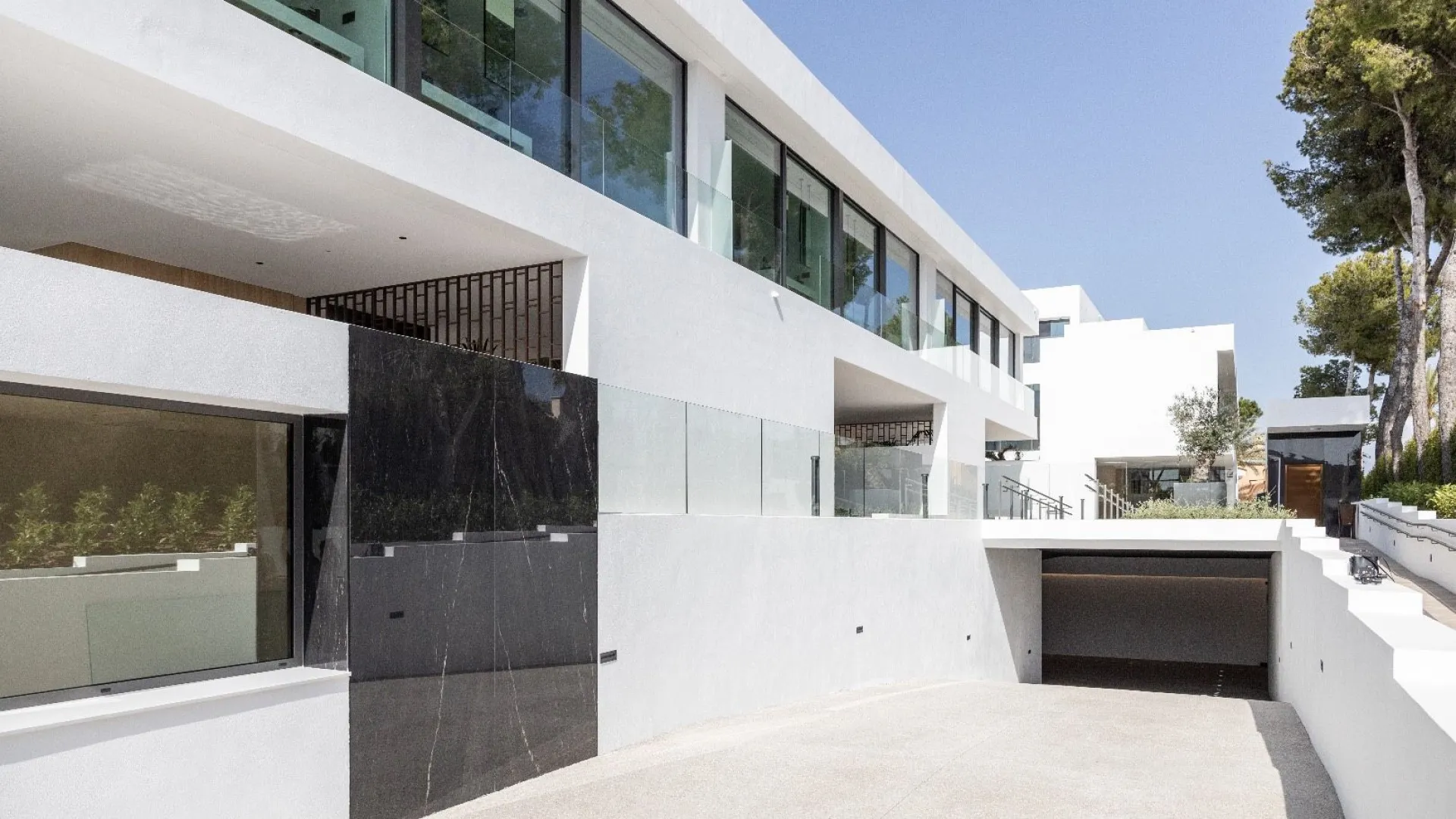 Pareado de 4 dormitorios en venta en Marbella - Puerto Banus