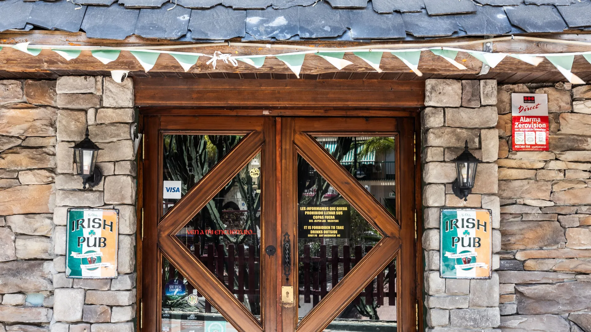 For sale commercial premises in Fuengirola Puerto with 3 bedrooms