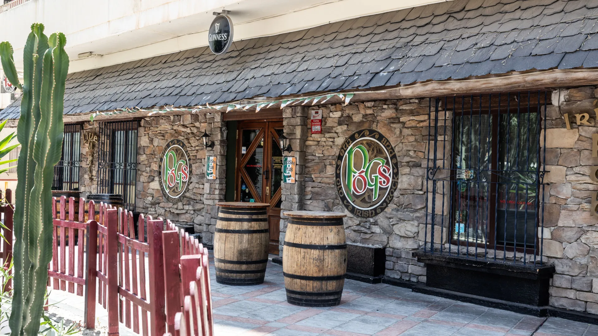 For sale commercial premises in Fuengirola Puerto with 3 bedrooms