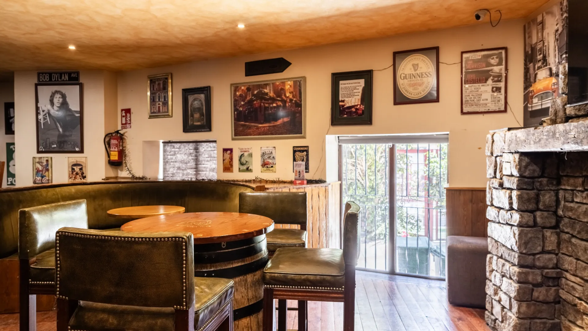 For sale commercial premises in Fuengirola Puerto with 3 bedrooms