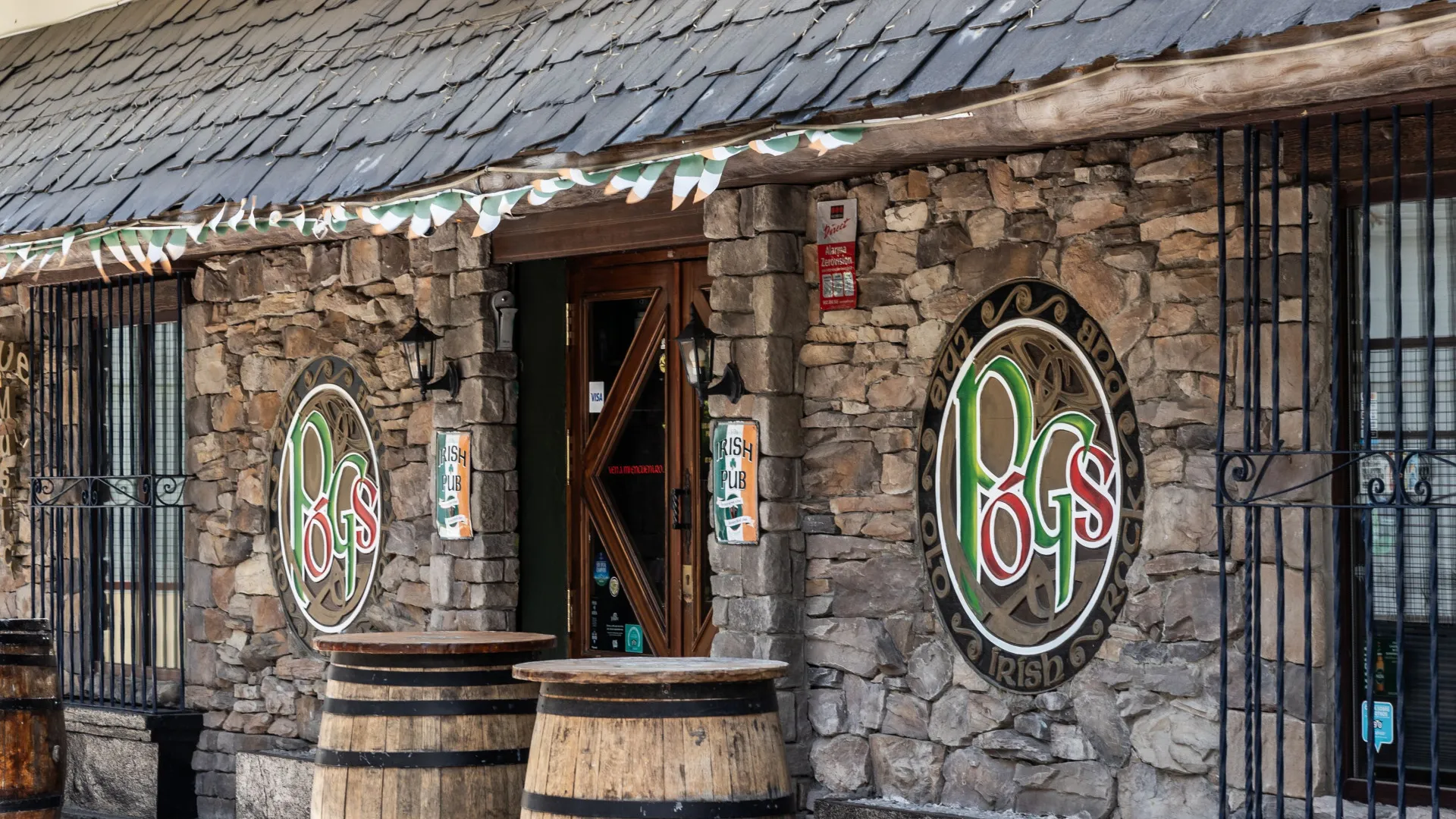 For sale commercial premises in Fuengirola Puerto with 3 bedrooms