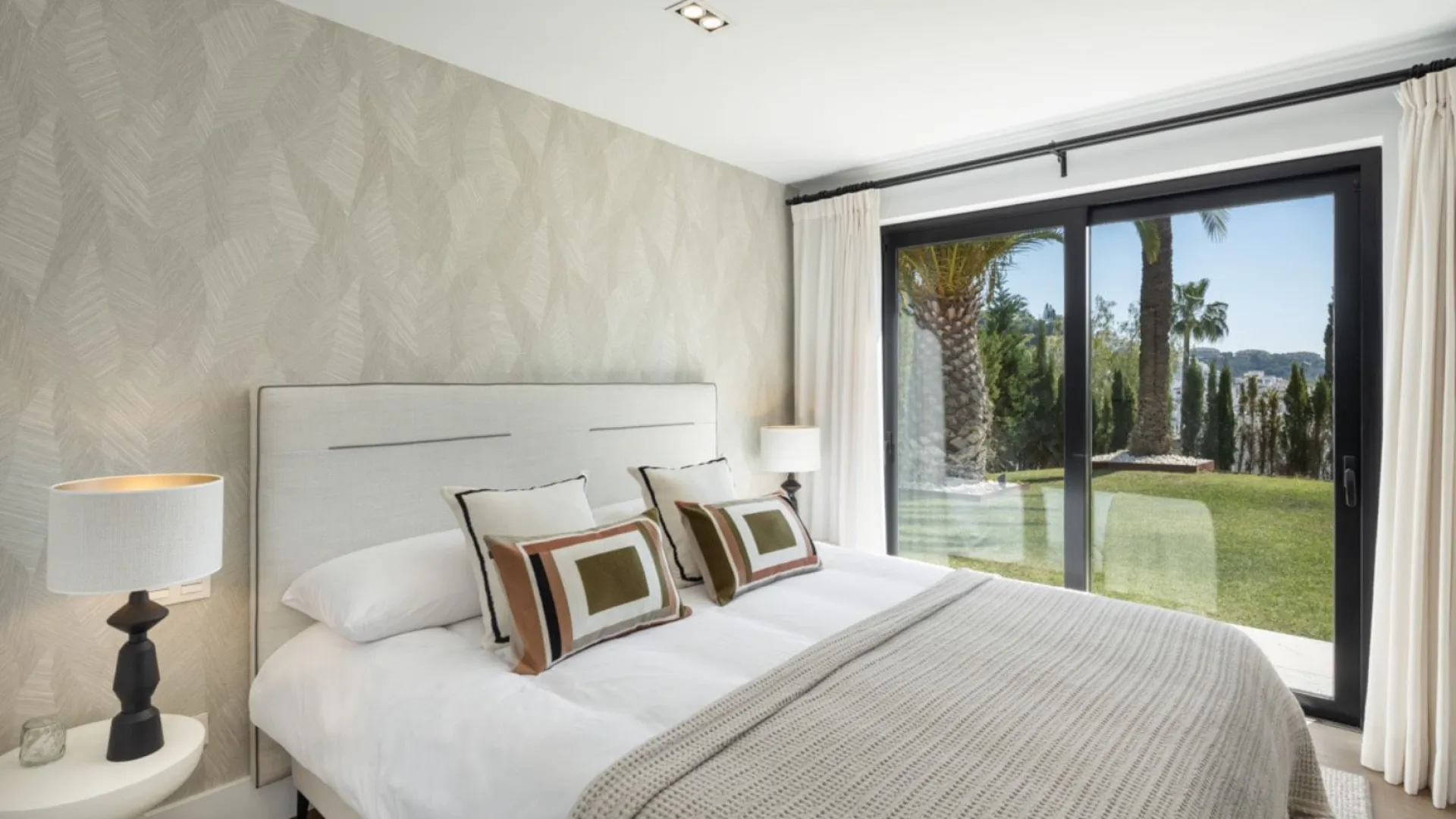 Nueva Andalucia, villa a la venta de 5 dormitorios