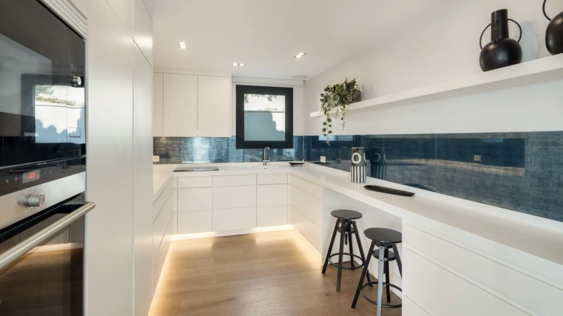 Nueva Andalucia, villa a la venta de 5 dormitorios