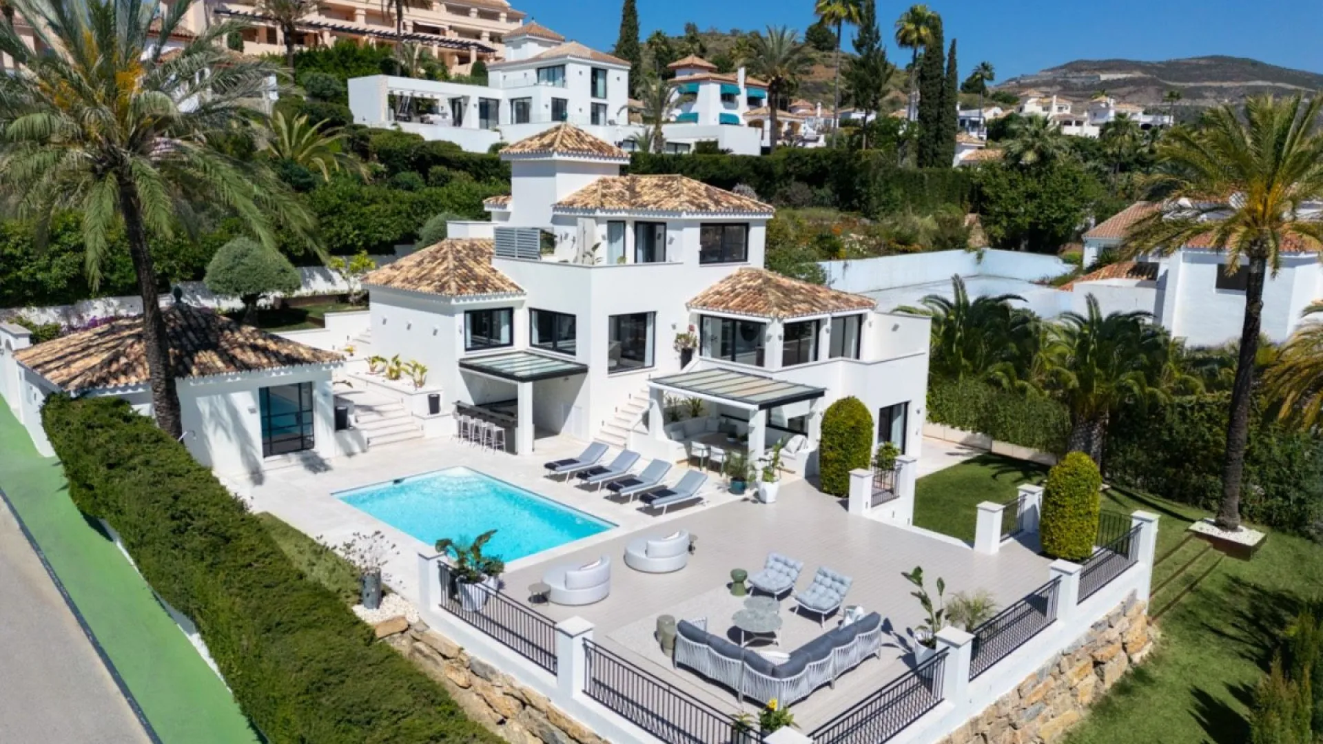 Nueva Andalucia, villa a la venta de 5 dormitorios