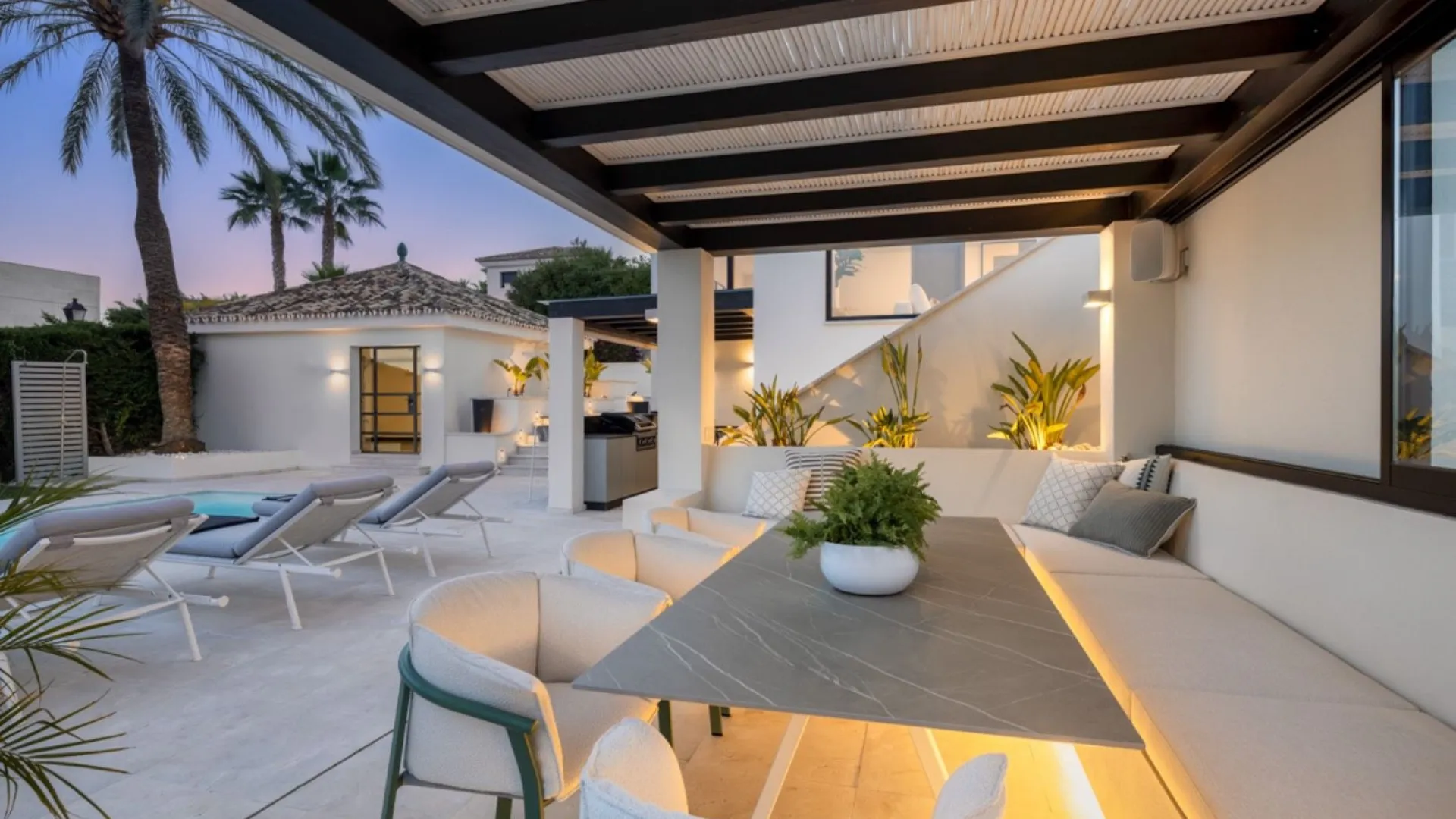 Nueva Andalucia, villa a la venta de 5 dormitorios