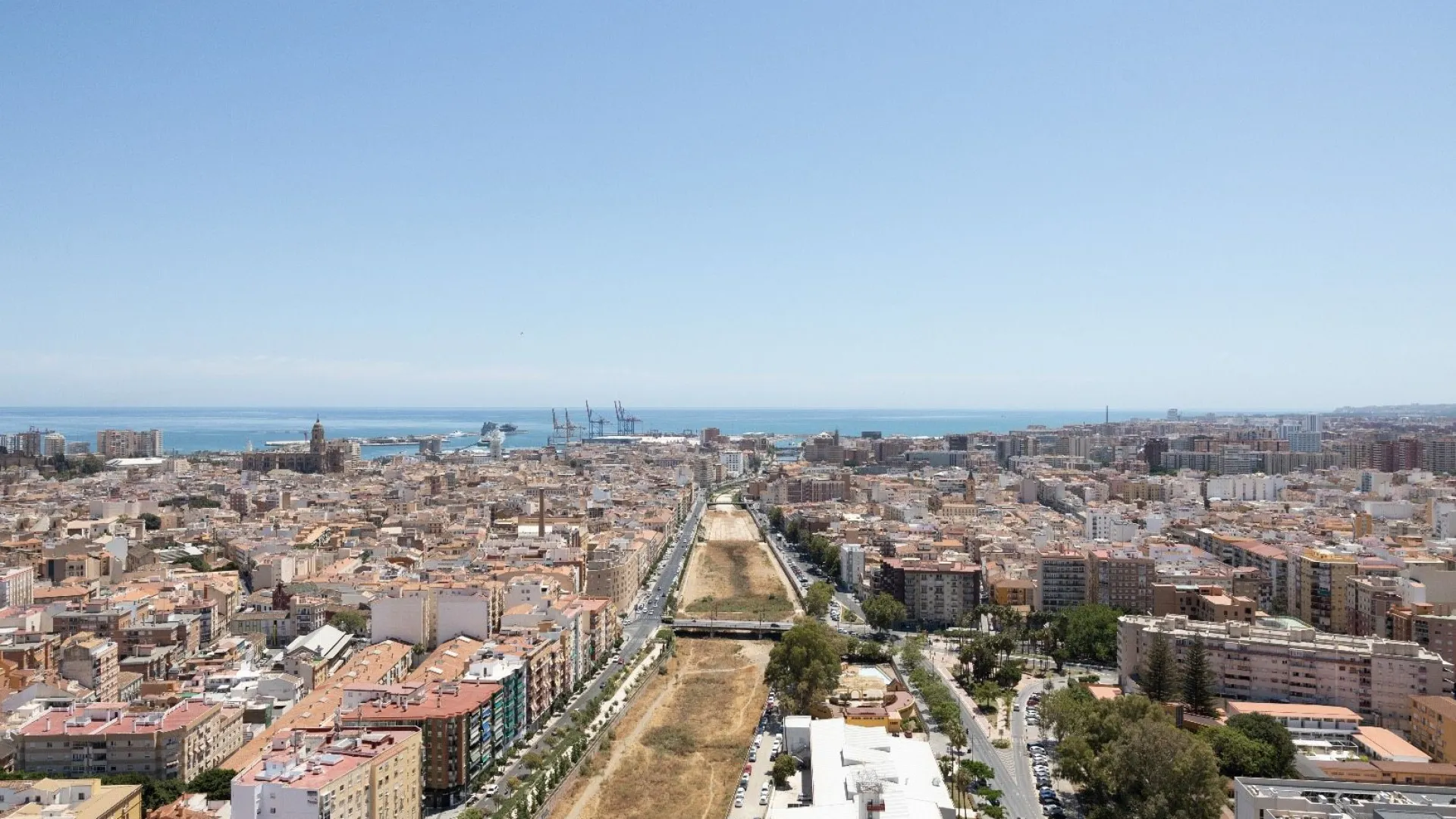 Apartamento de 3 dormitorios a la venta en Malaga