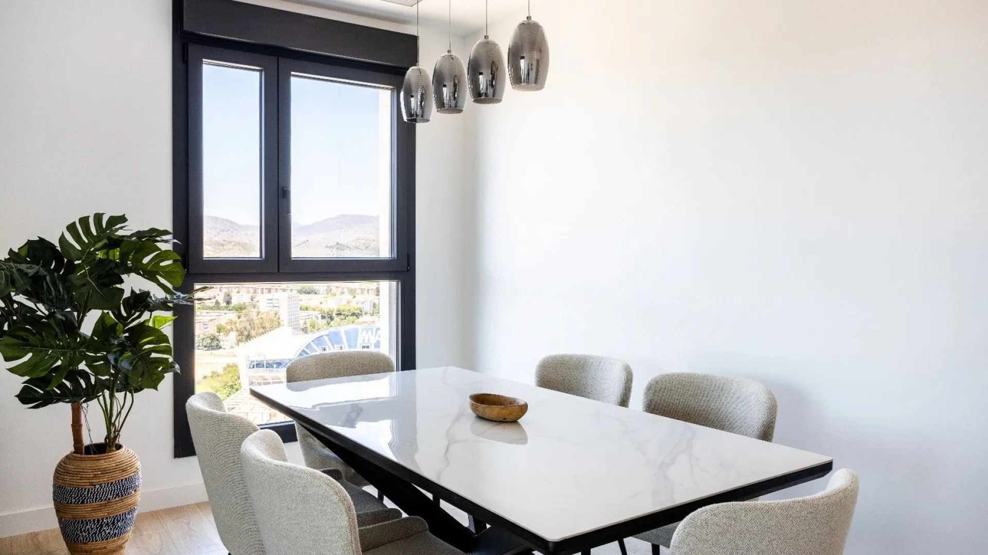 Apartamento de 3 dormitorios a la venta en Malaga