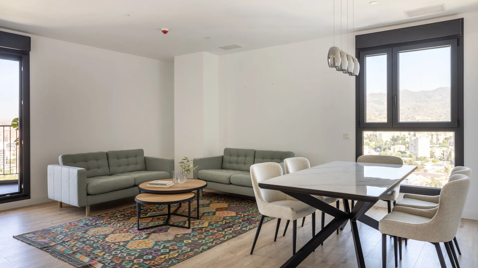 Apartamento de 3 dormitorios a la venta en Malaga