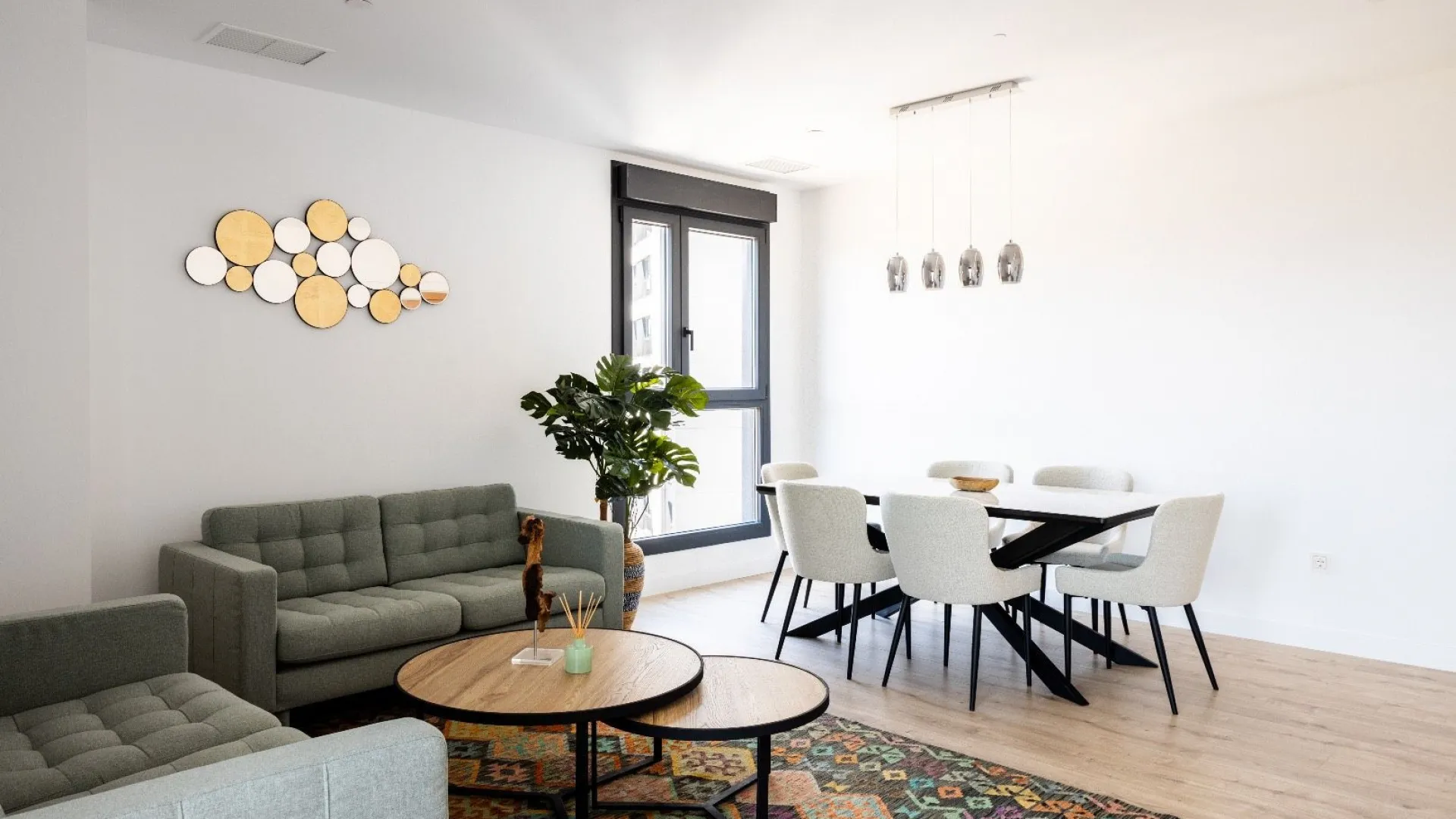 Apartamento de 3 dormitorios a la venta en Malaga