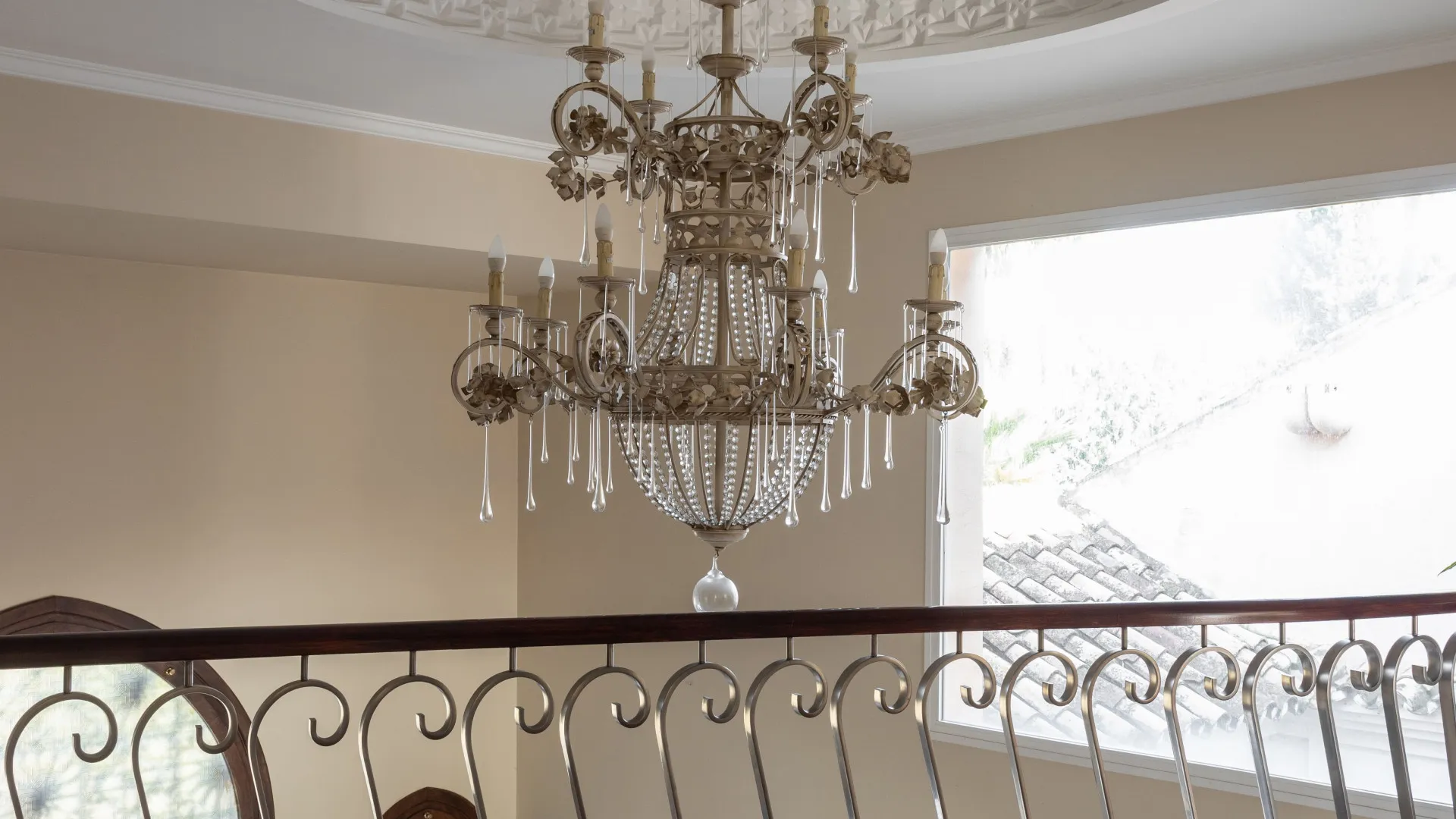 Buy villa in Estepona East