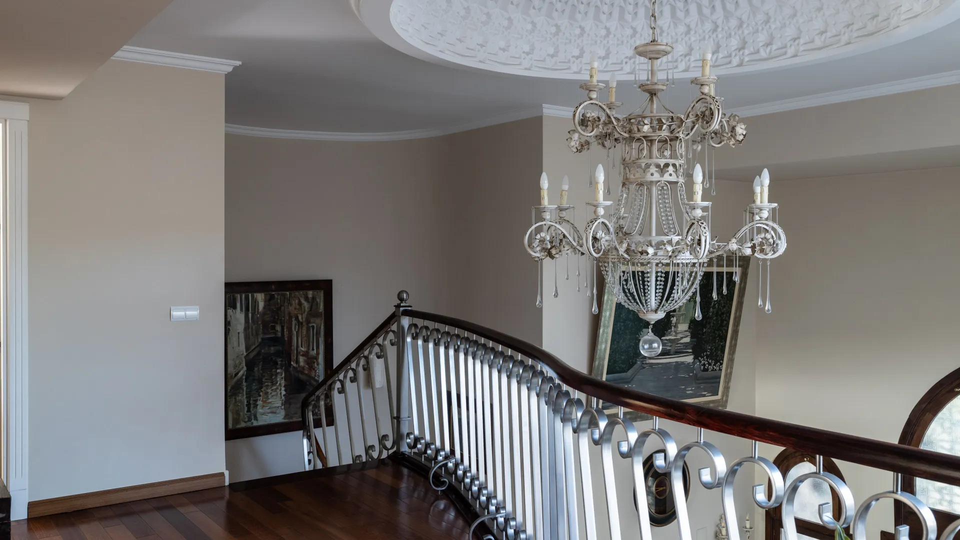 Buy villa in Estepona East