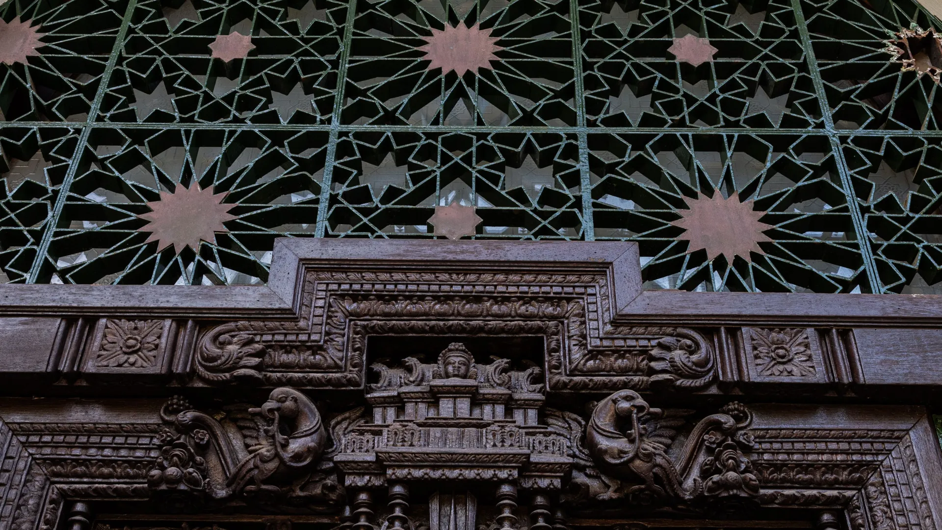 Buy villa in Estepona East