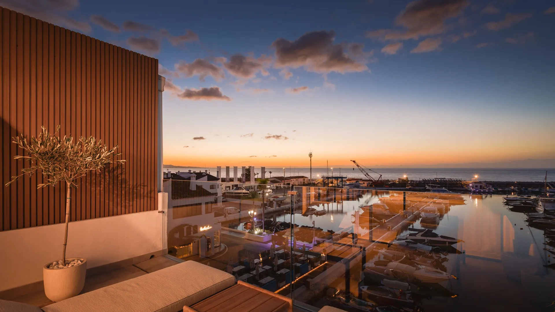 For sale 4 bedrooms duplex penthouse in Marbella - Puerto Banus