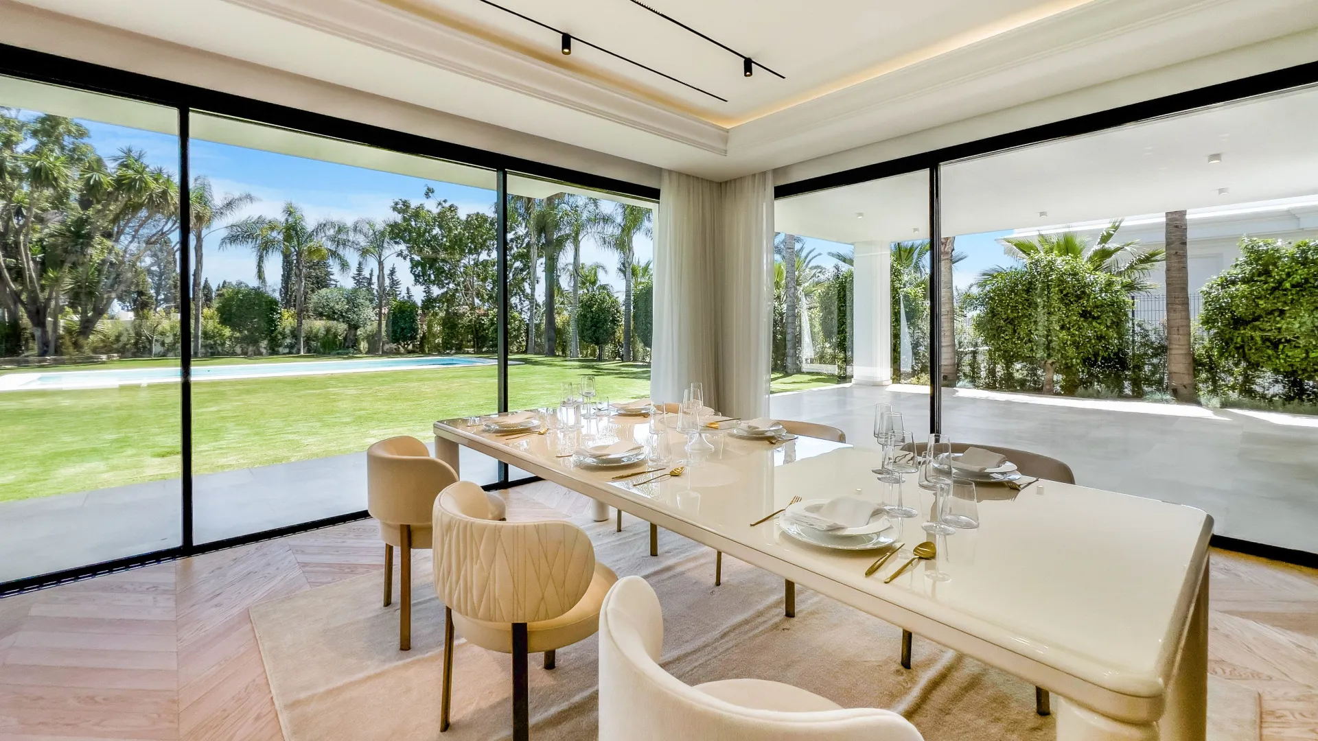 Villa for sale in Las Lomas del Marbella Club with 6 bedrooms