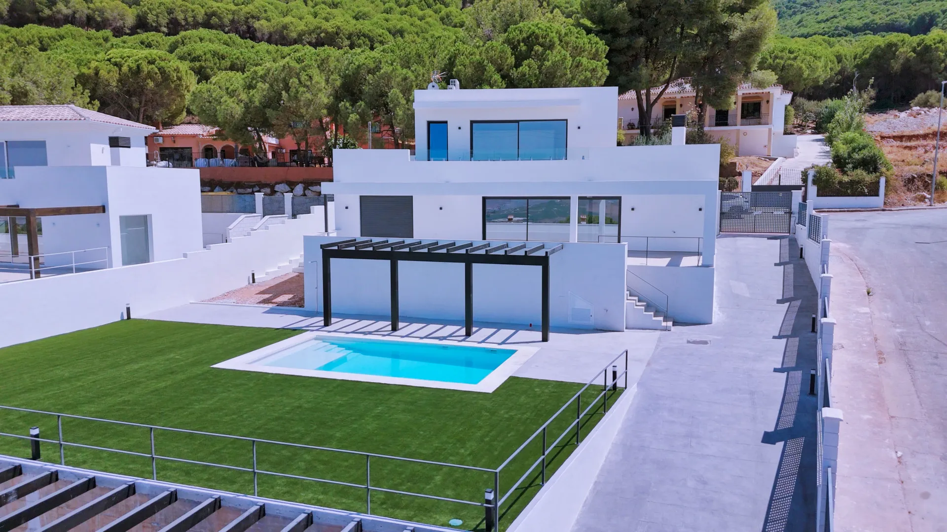 Villa for sale in Pinos de Alhaurín with 4 bedrooms