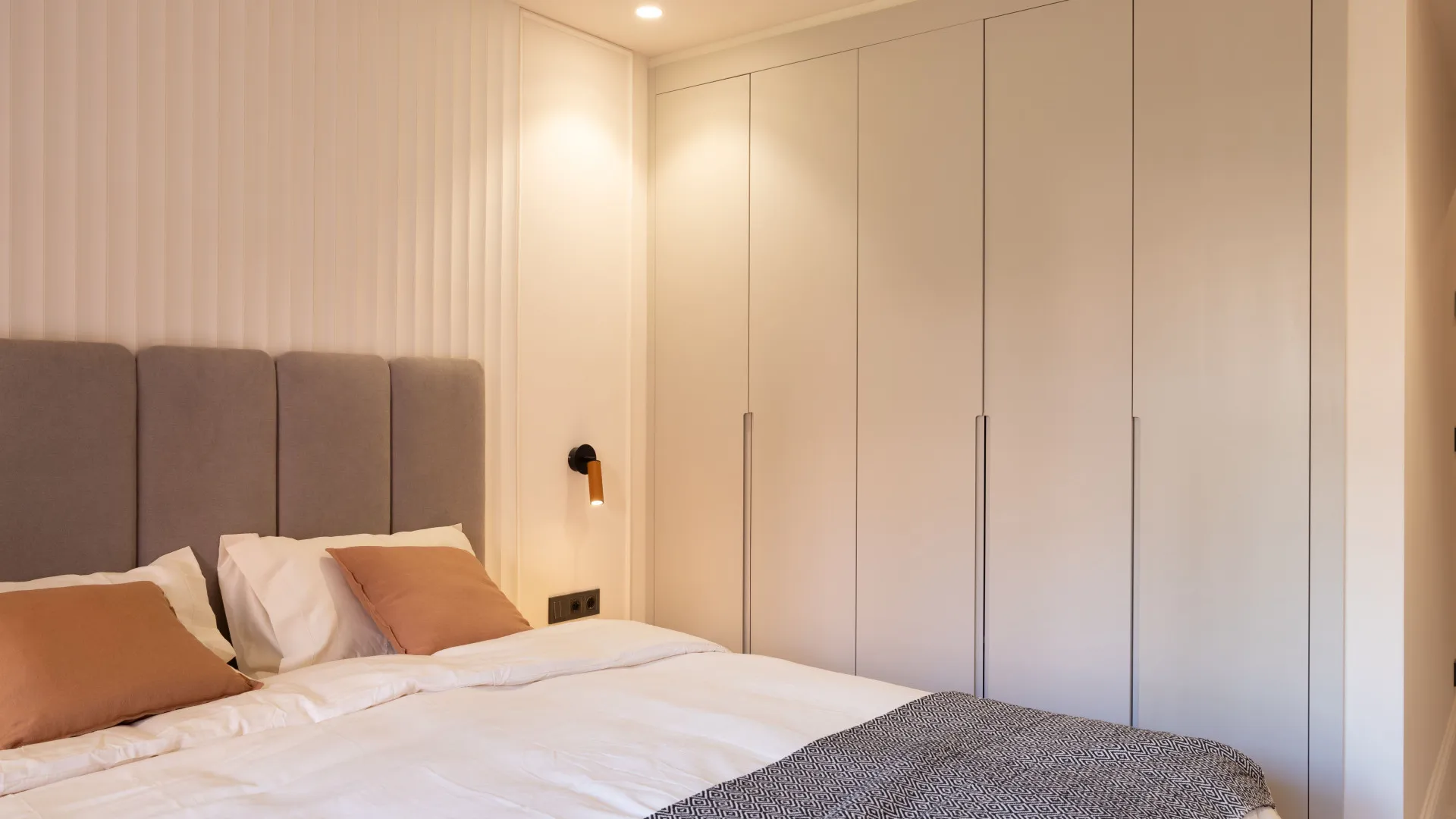 Apartamento planta baja a la venta en Beach Side New Golden Mile de 3 dormitorios