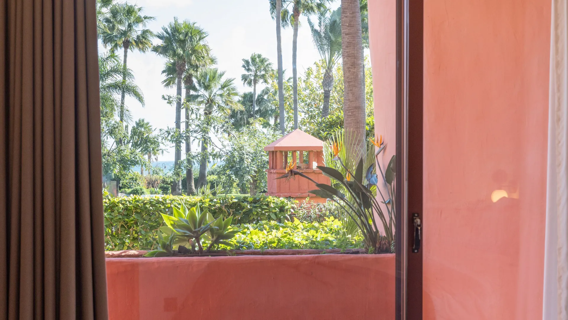 Apartamento planta baja a la venta en Beach Side New Golden Mile de 3 dormitorios