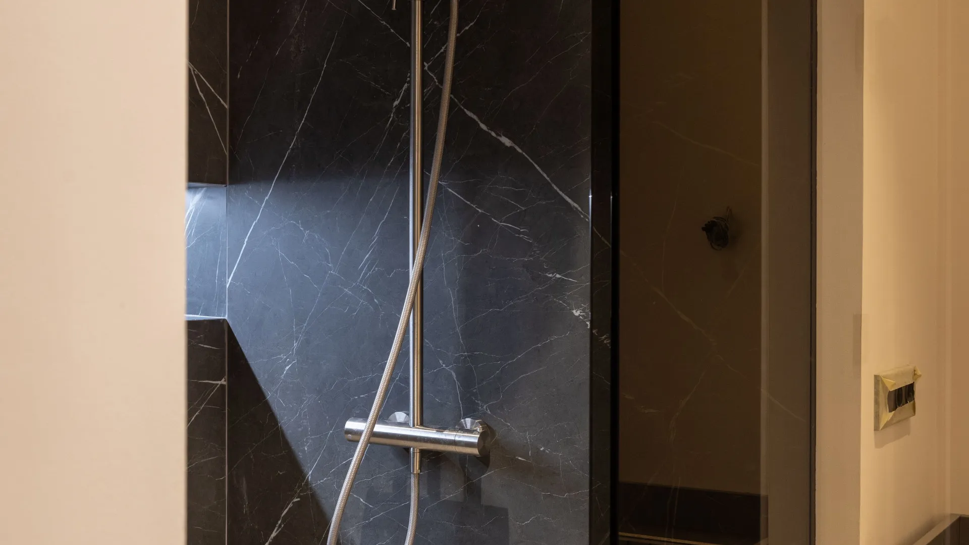 Apartamento planta baja a la venta en Beach Side New Golden Mile de 3 dormitorios