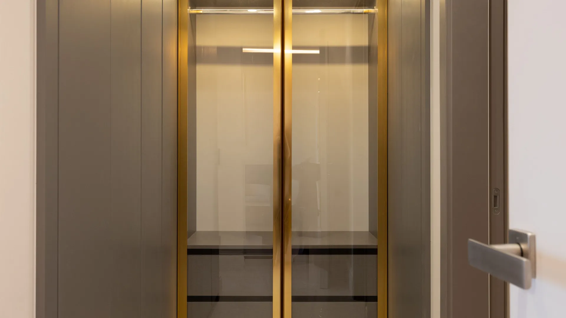 Apartamento planta baja a la venta en Beach Side New Golden Mile de 3 dormitorios