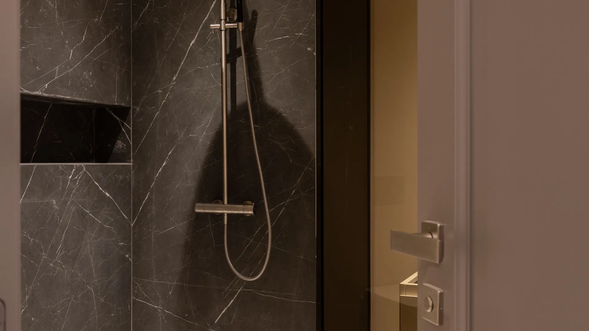 Apartamento planta baja a la venta en Beach Side New Golden Mile de 3 dormitorios