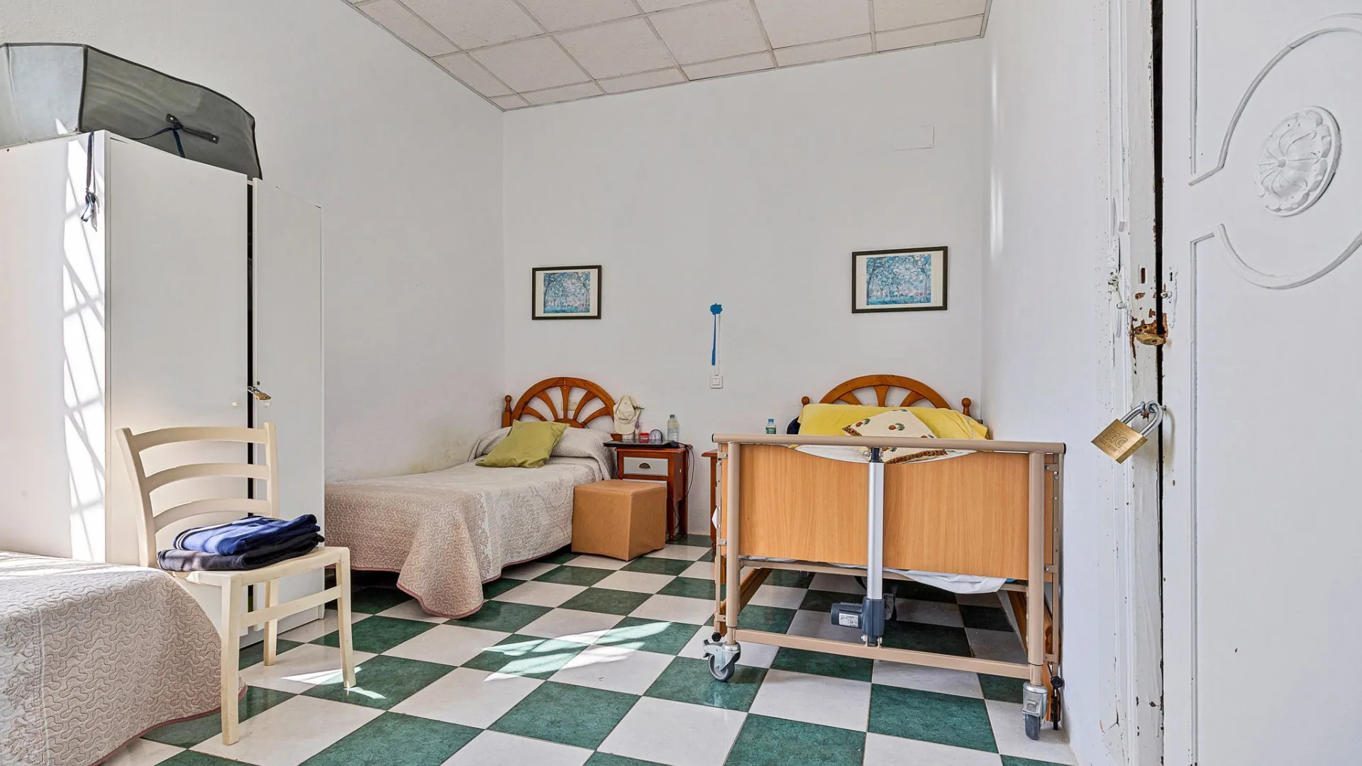 Puerto de la Torre unique building for sale