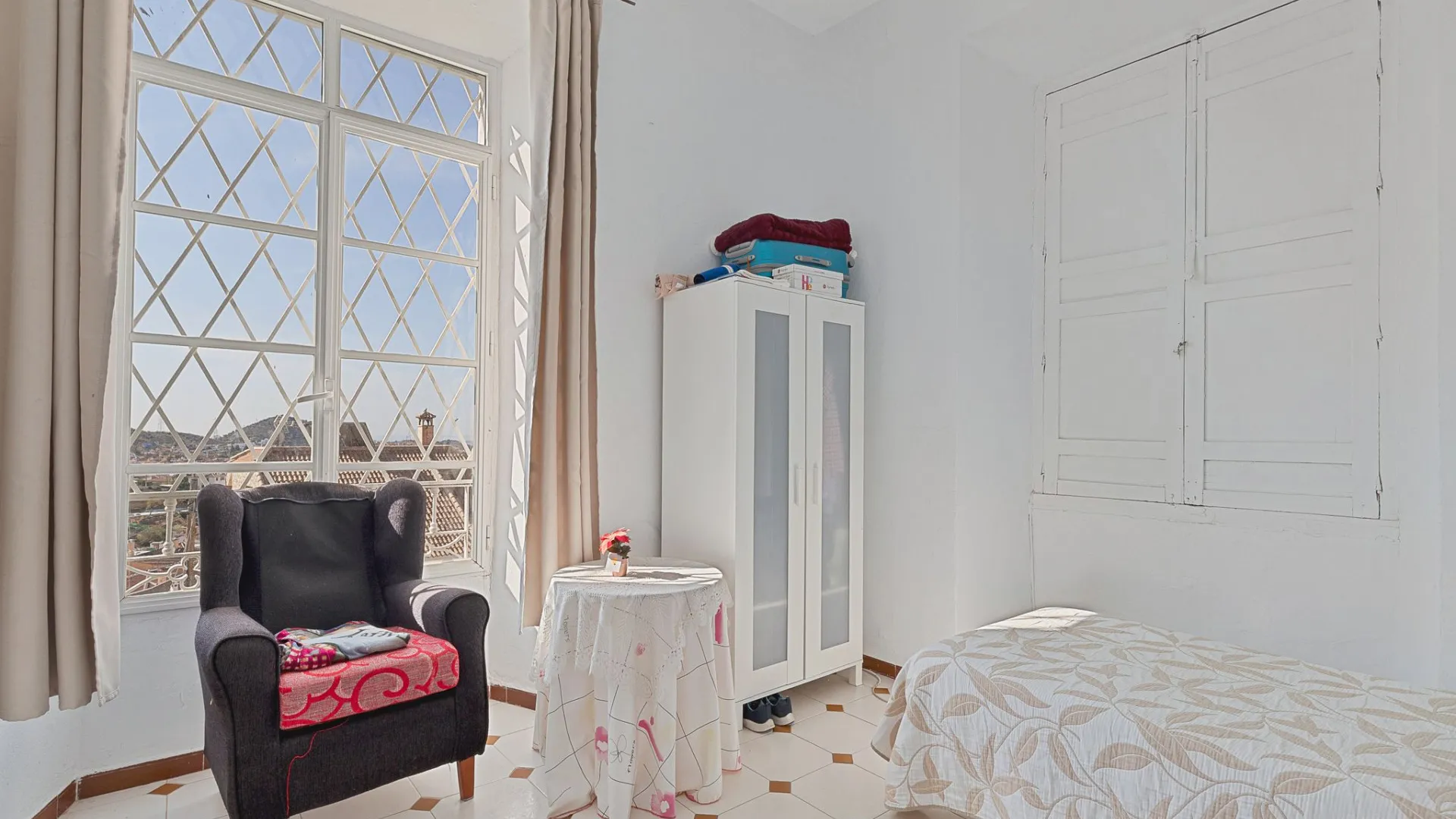 Puerto de la Torre unique building for sale