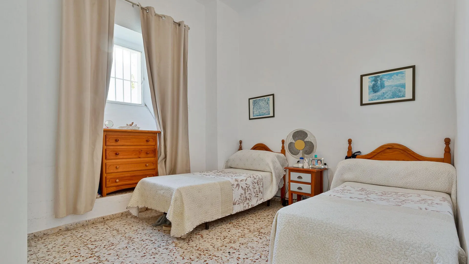 Puerto de la Torre unique building for sale