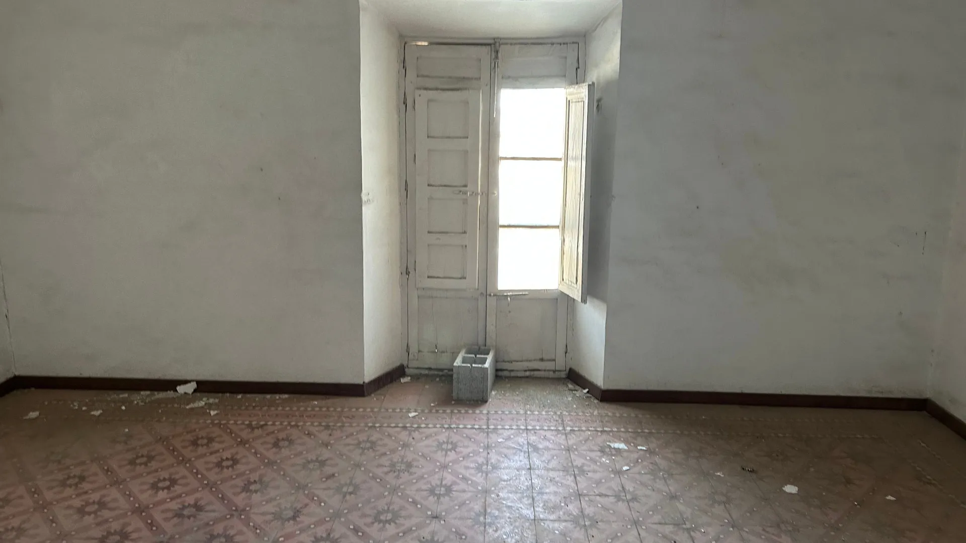 Unique building for sale in Velez Malaga