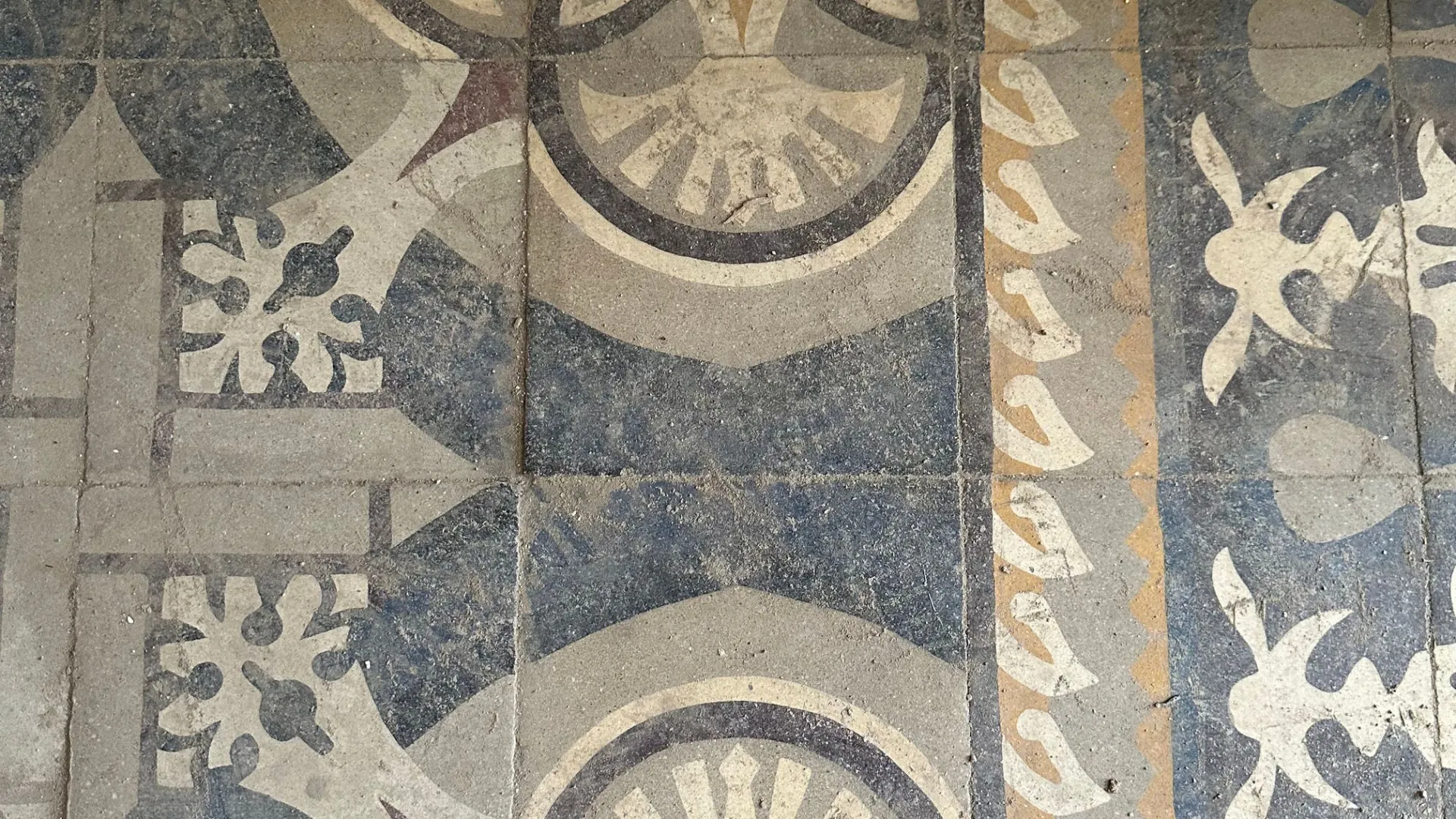 Unique building for sale in Velez Malaga