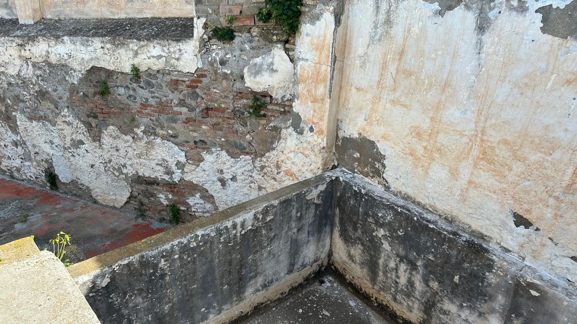 Unique building for sale in Velez Malaga