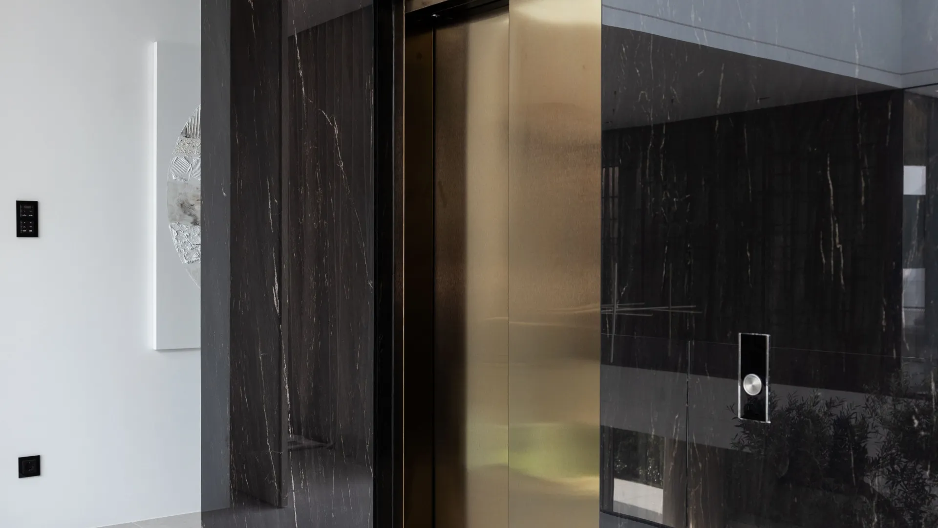 Se vende villa de 5 dormitorios en Marbella Golden Mile