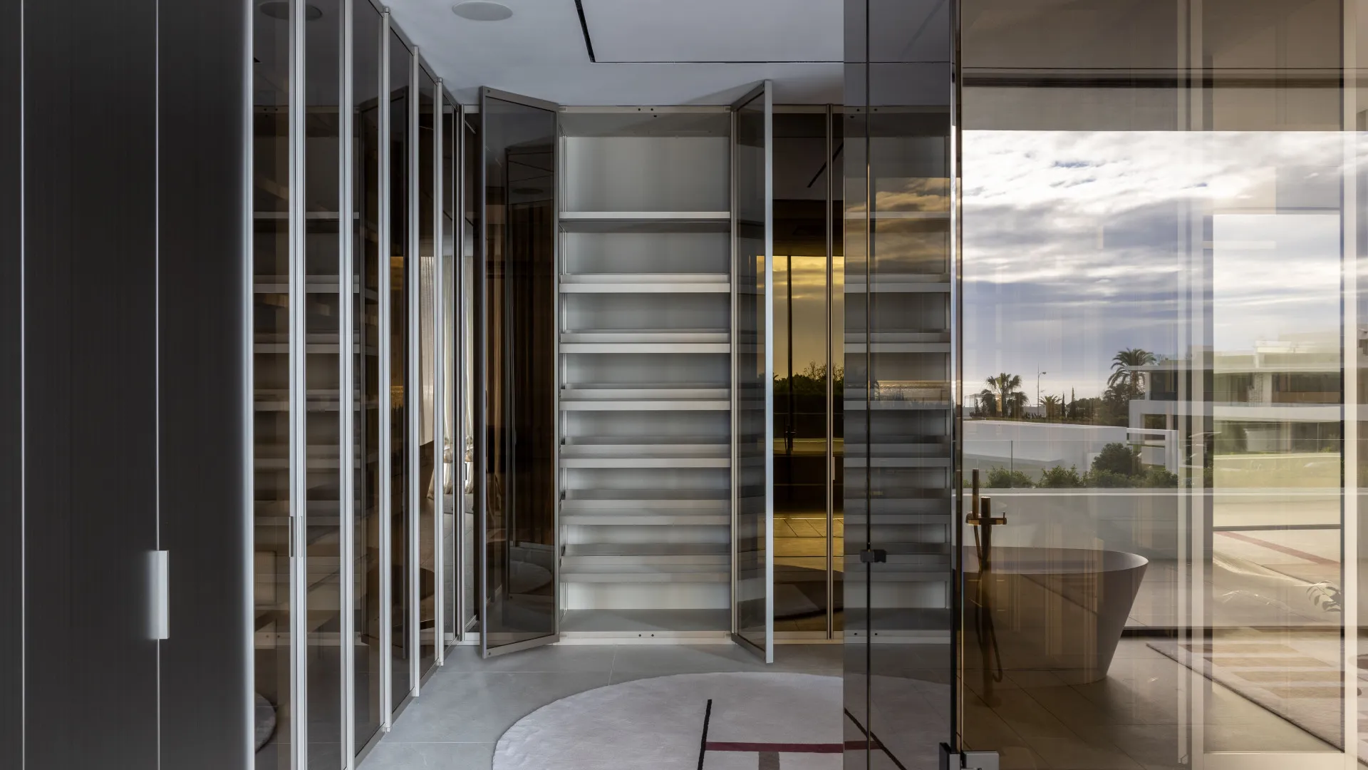 Se vende villa de 5 dormitorios en Marbella Golden Mile