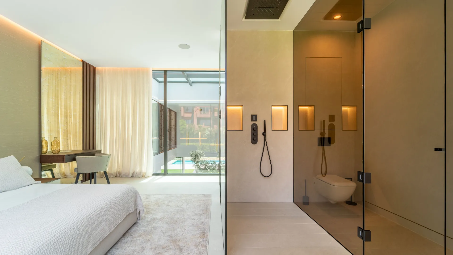 Villa con 5 dormitorios a la venta en Marbella Golden Mile