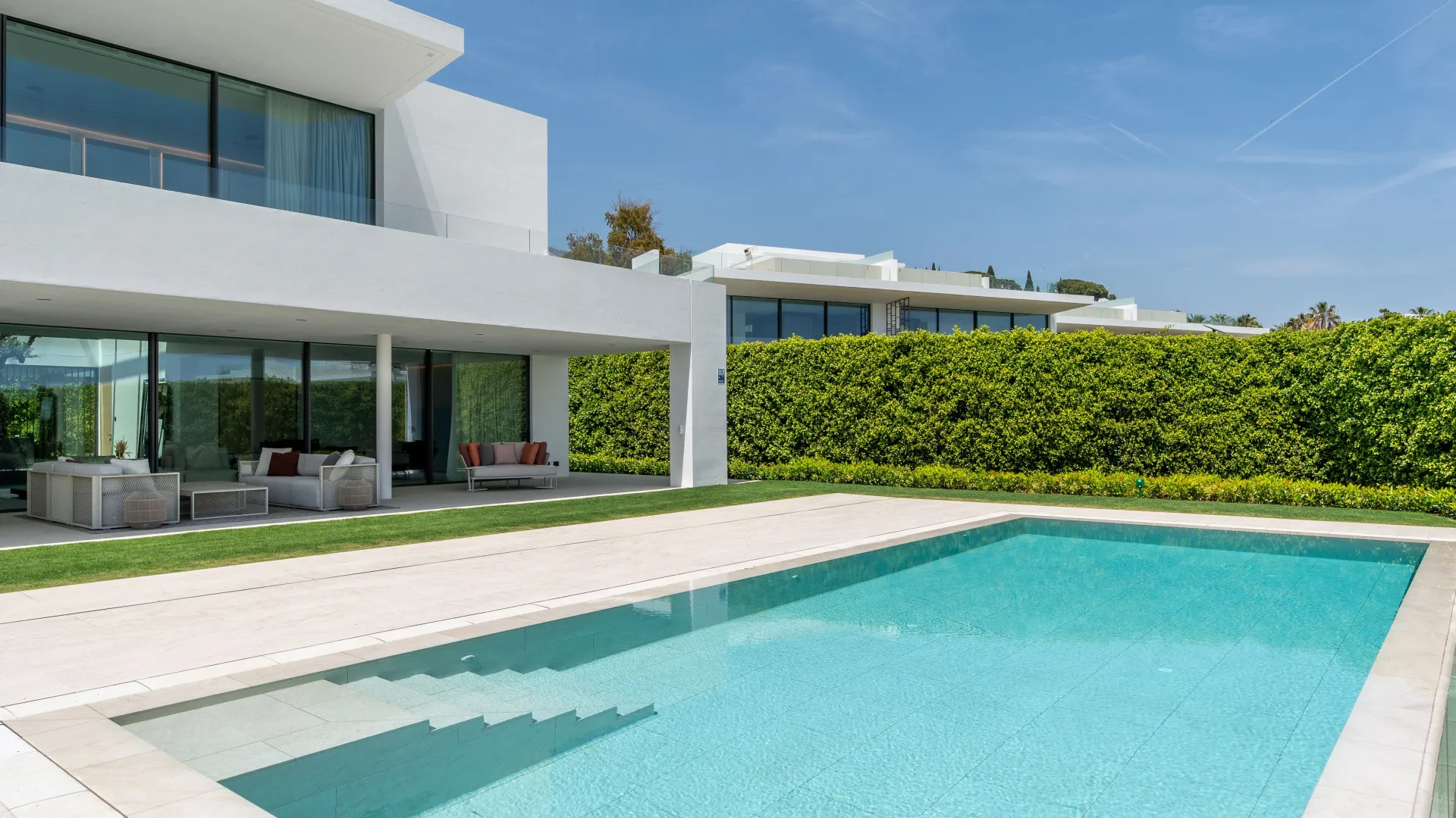 Villa con 5 dormitorios a la venta en Marbella Golden Mile