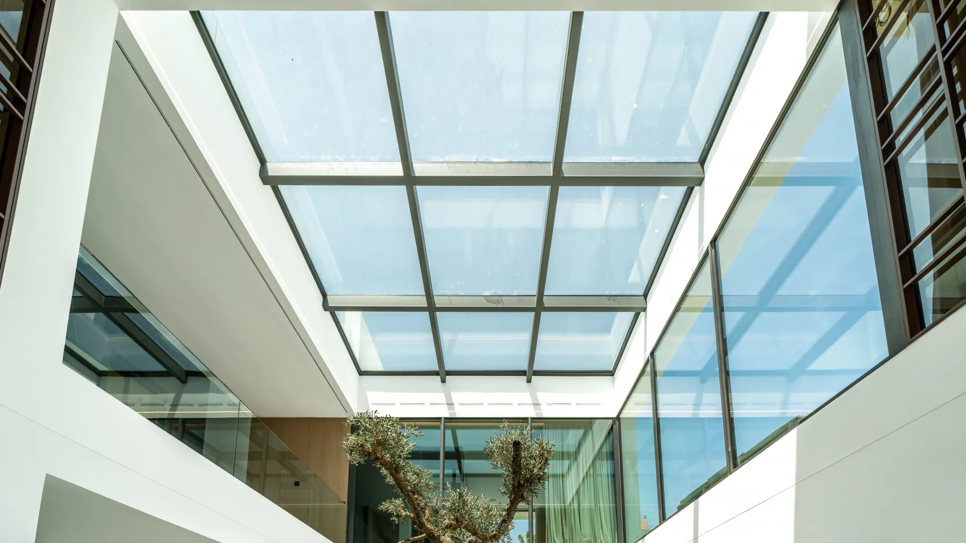 Villa con 5 dormitorios a la venta en Marbella Golden Mile