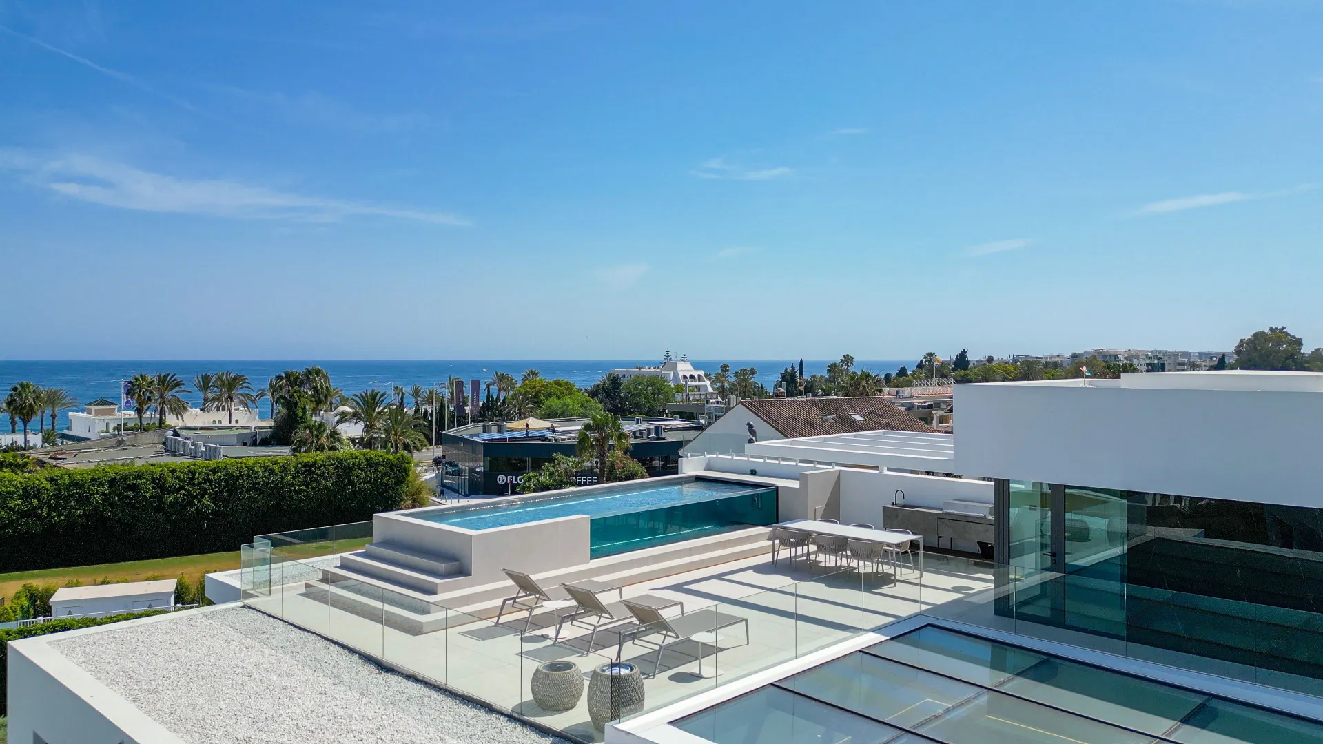 Villa con 5 dormitorios a la venta en Marbella Golden Mile