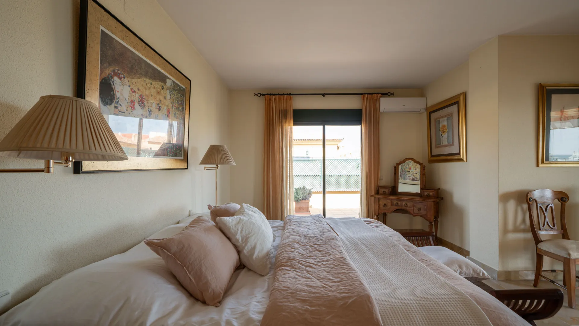 For sale Linda Vista Baja 4 bedrooms penthouse