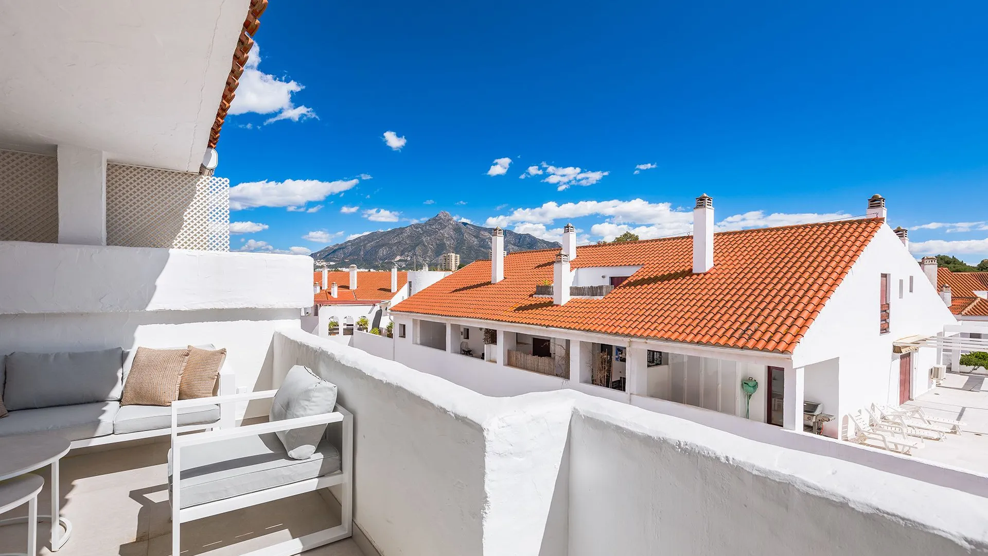 Nueva Andalucia, apartamento de 2 dormitorios a la venta