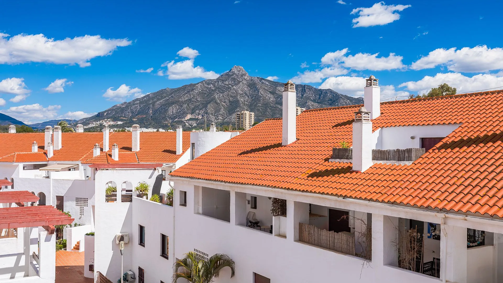 Nueva Andalucia, apartamento de 2 dormitorios a la venta