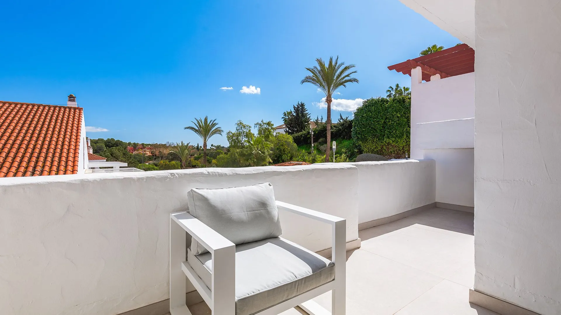 Nueva Andalucia, apartamento de 2 dormitorios a la venta