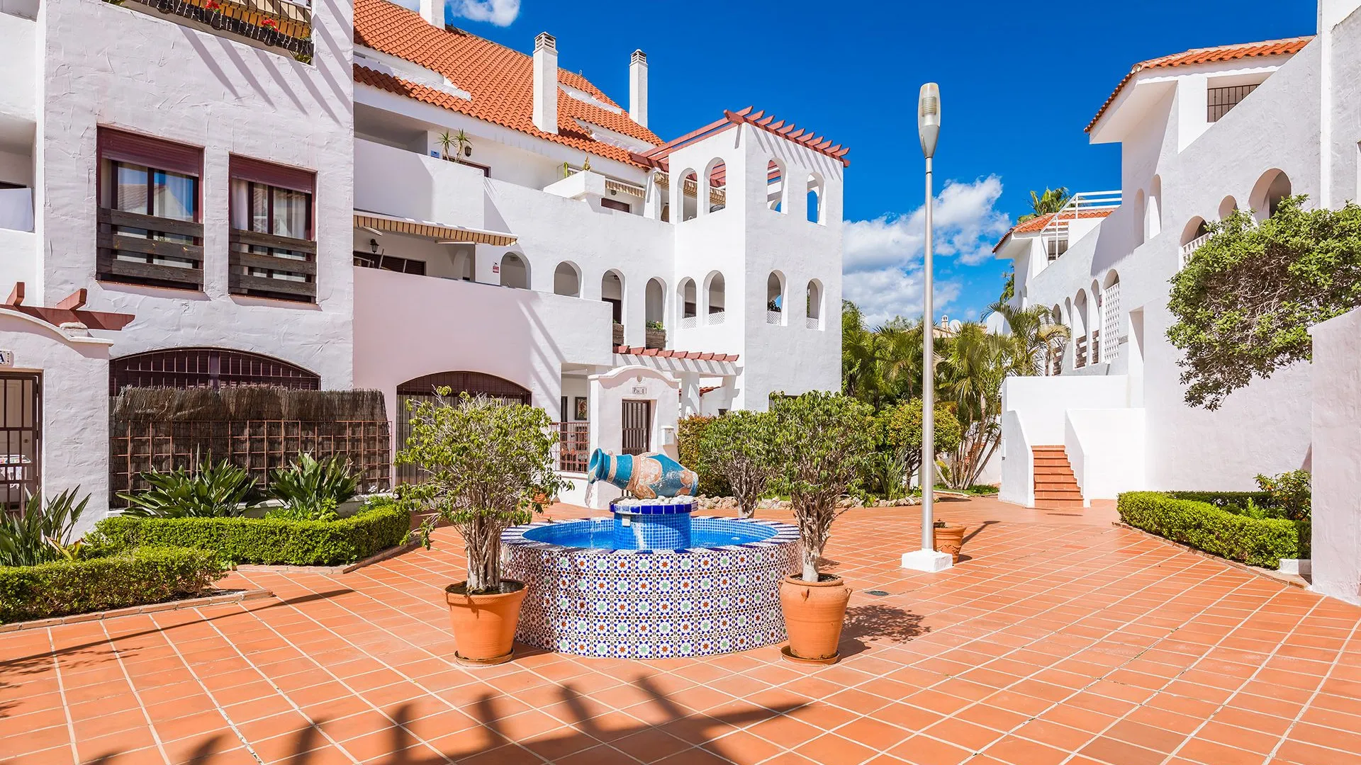 Nueva Andalucia, apartamento de 2 dormitorios a la venta
