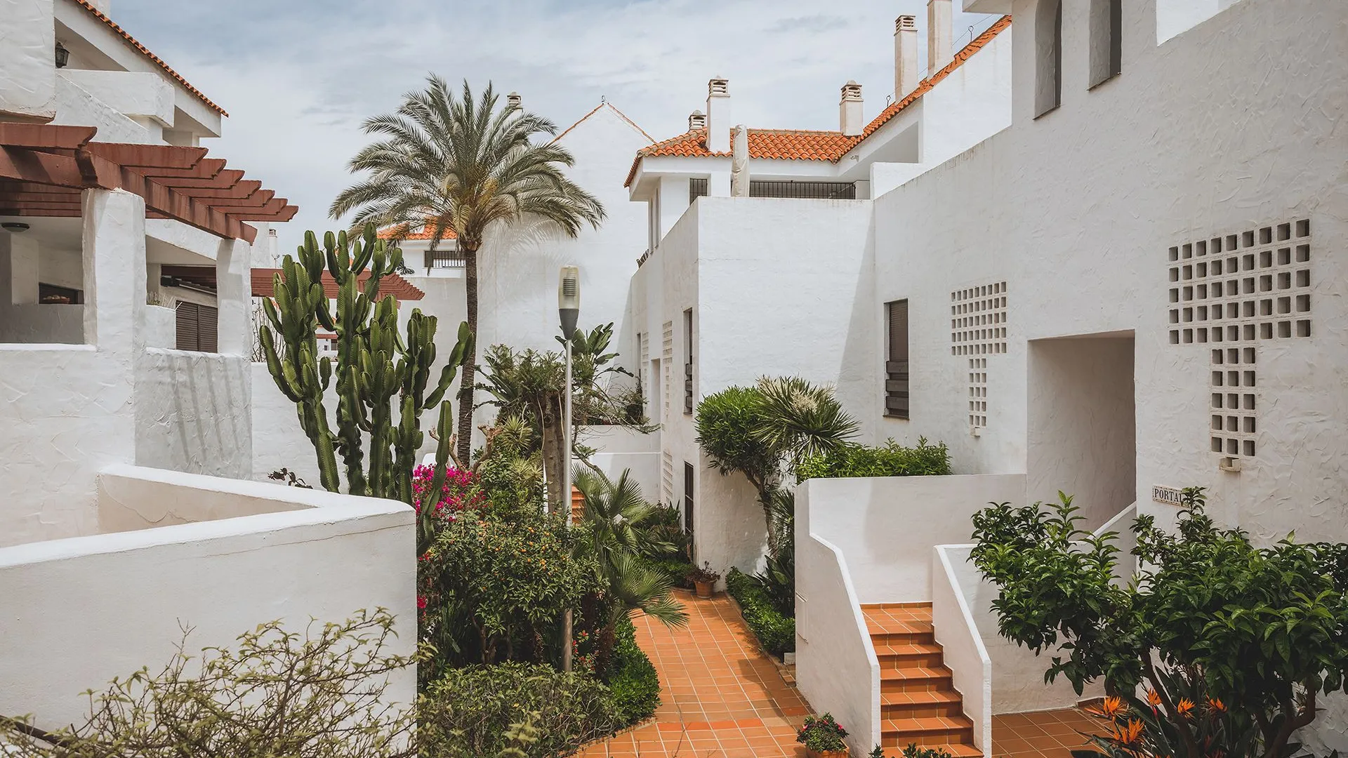 Nueva Andalucia, apartamento de 2 dormitorios a la venta