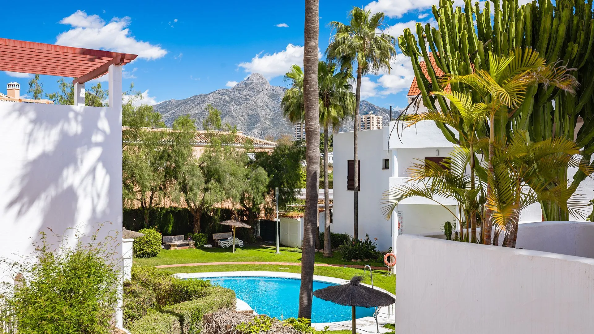 Nueva Andalucia, apartamento de 2 dormitorios a la venta