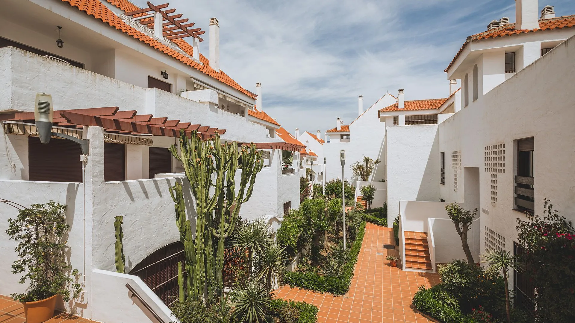 Nueva Andalucia, apartamento de 2 dormitorios a la venta
