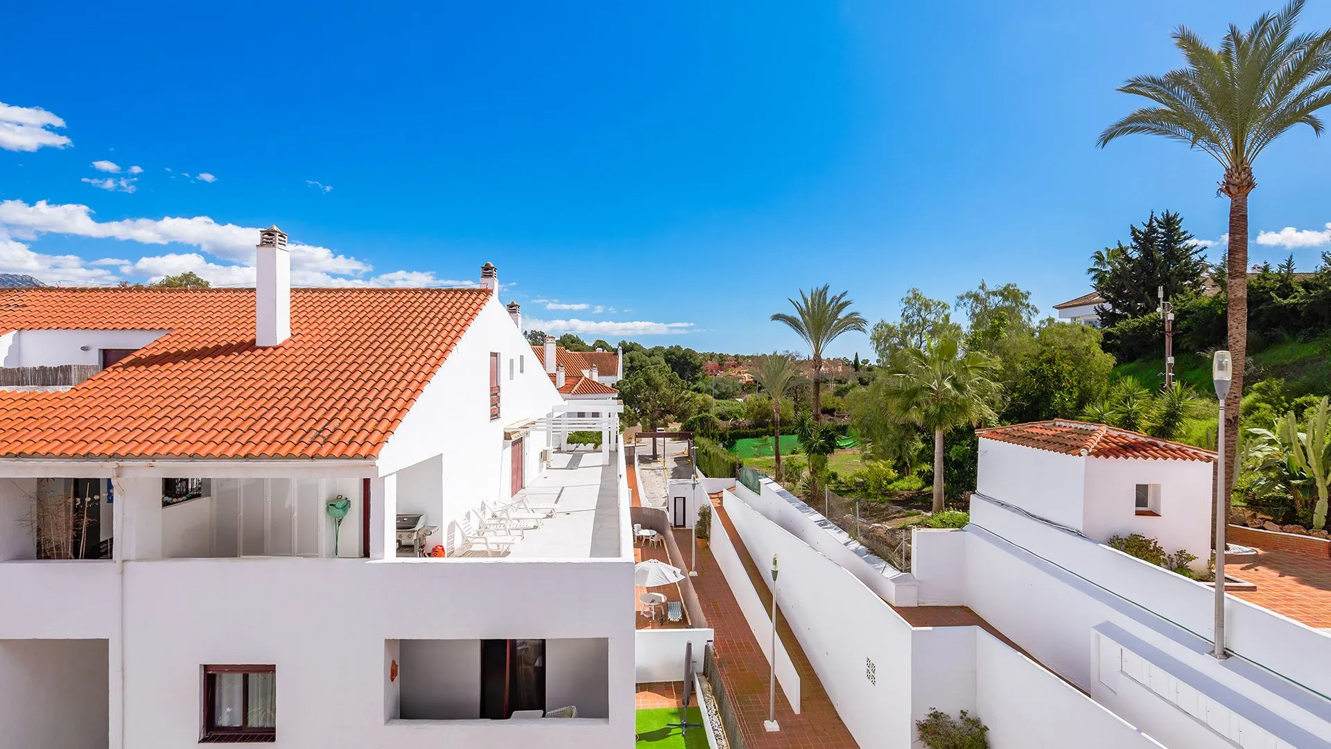 Nueva Andalucia, apartamento de 2 dormitorios a la venta