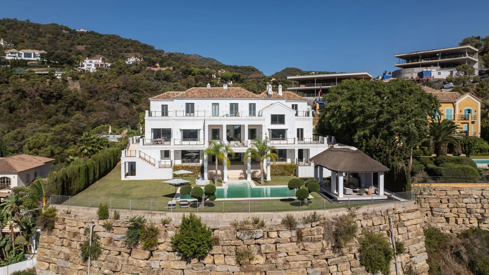 For sale El Madroñal 5 bedrooms villa
