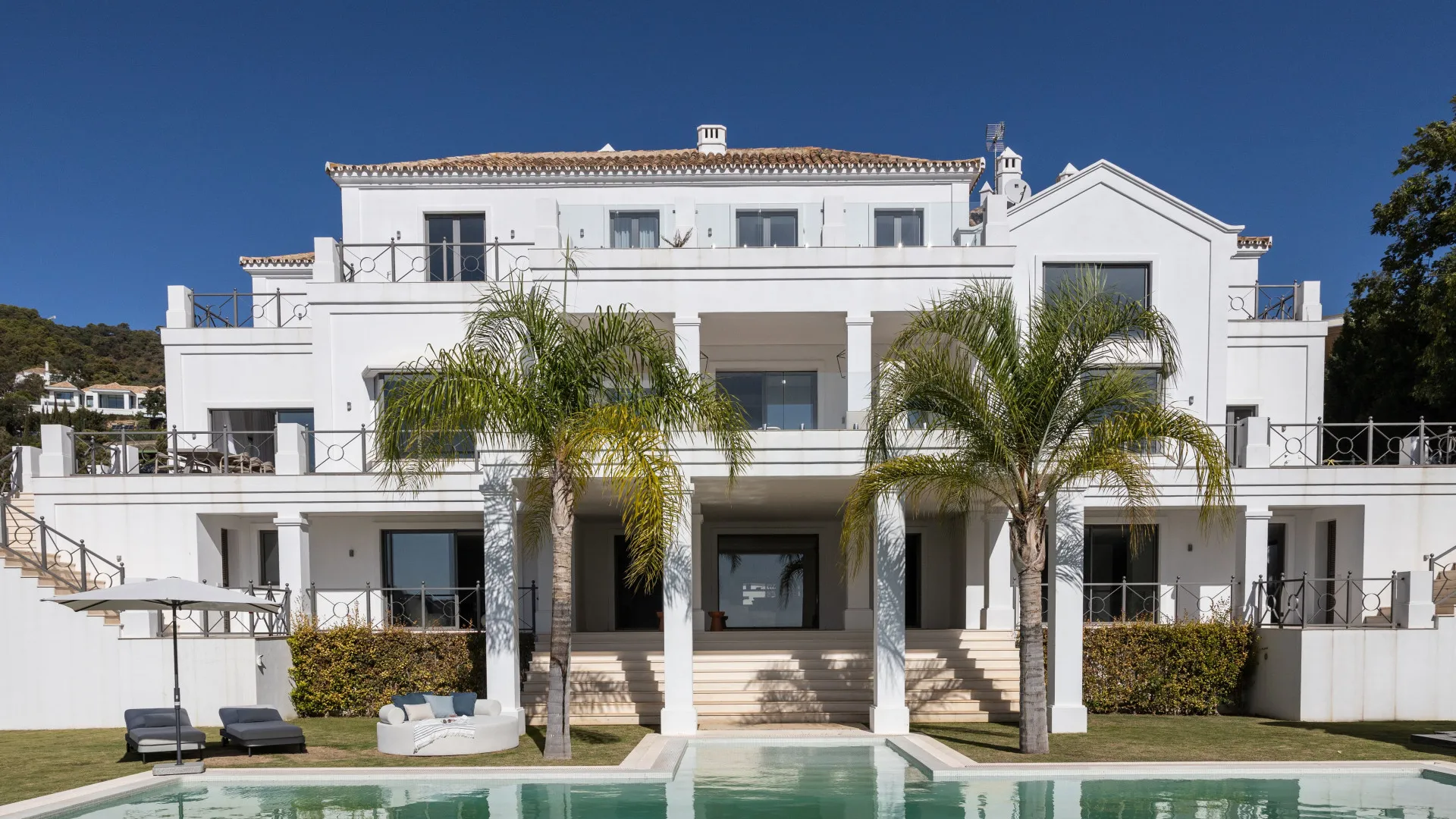 For sale El Madroñal 5 bedrooms villa