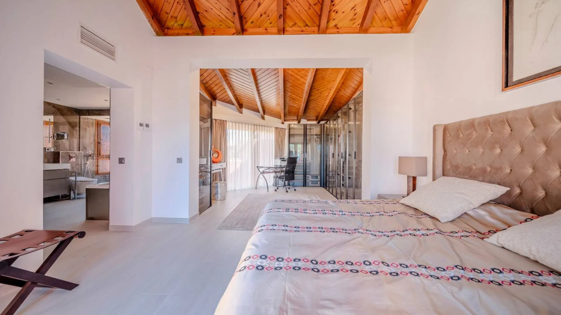 3 bedrooms Menara Beach duplex penthouse for sale