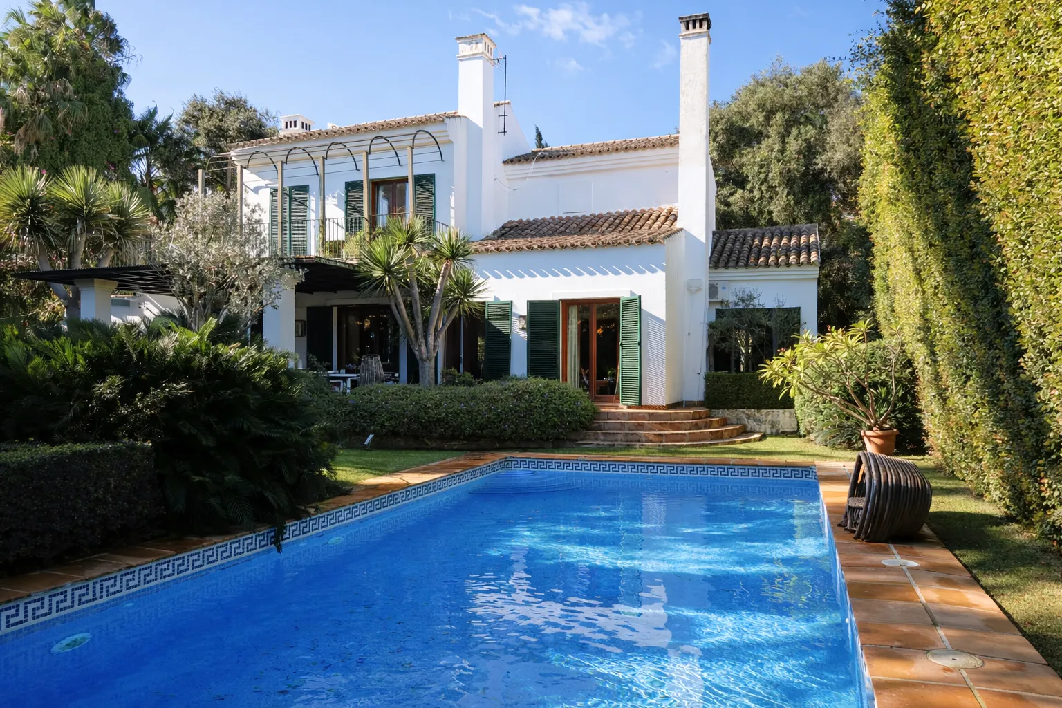 For sale Sotogrande Costa Central 5 bedrooms villa
