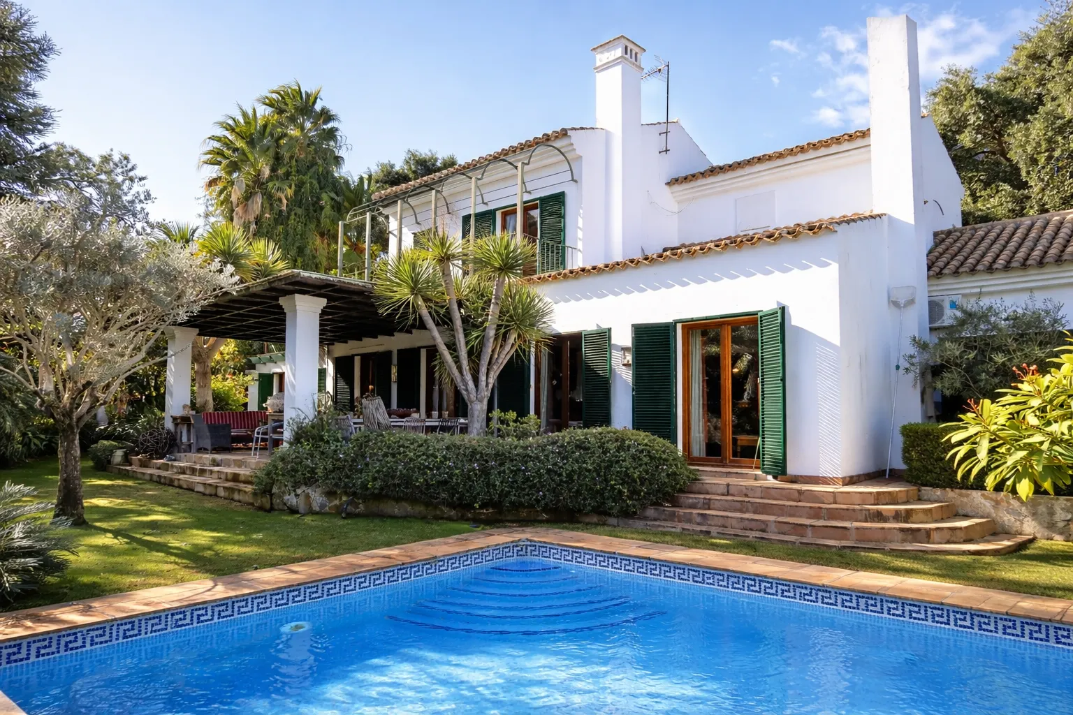 For sale Sotogrande Costa Central 5 bedrooms villa